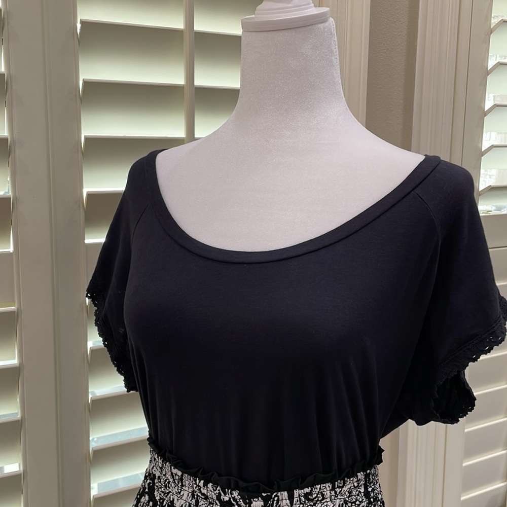 Women’s black tee